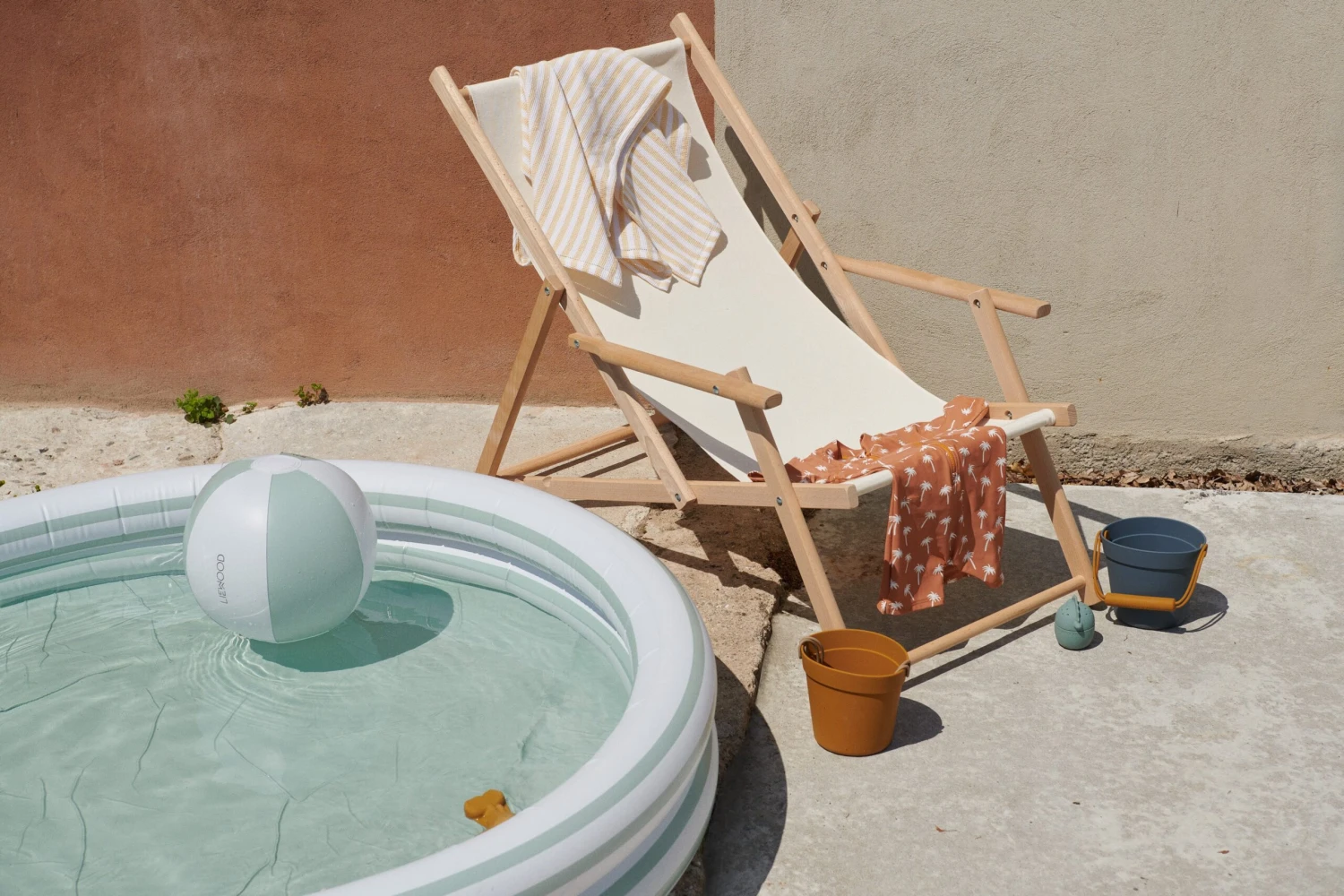 Liewood Savannah Pool - Stripe Sea Blue/Creme De La Creme 3 Liewood Savannah Pool - Stripe Sea Blue/Creme De La Creme - Image 3