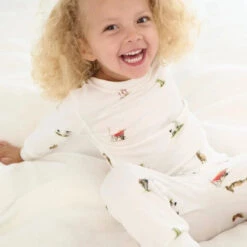 Rosa And Blue Pyjamas - Farm