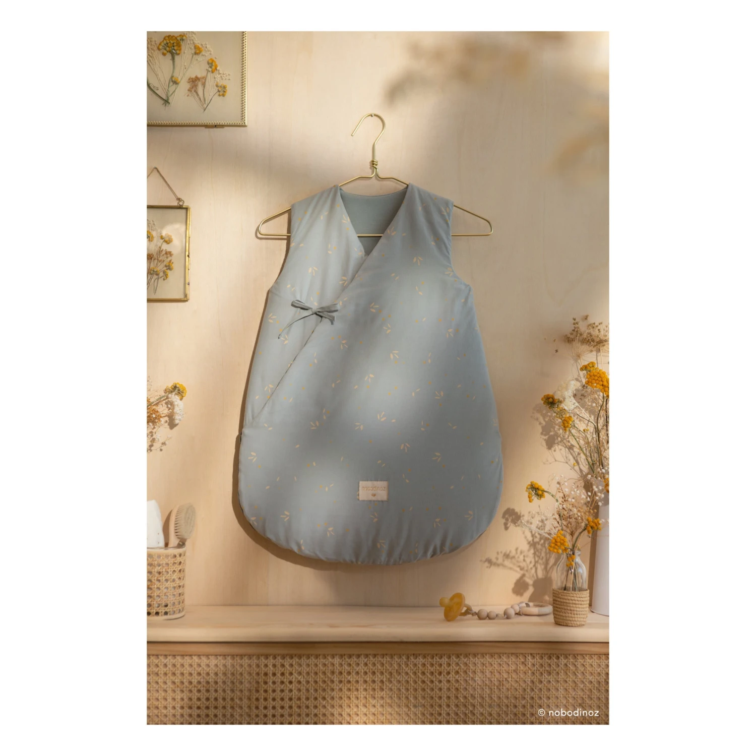 Nobodinoz Cloud Winter Sleeping Bag - Willow Soft Blue 2 Nobodinoz Cloud Winter Sleeping Bag - Willow Soft Blue - Image 2