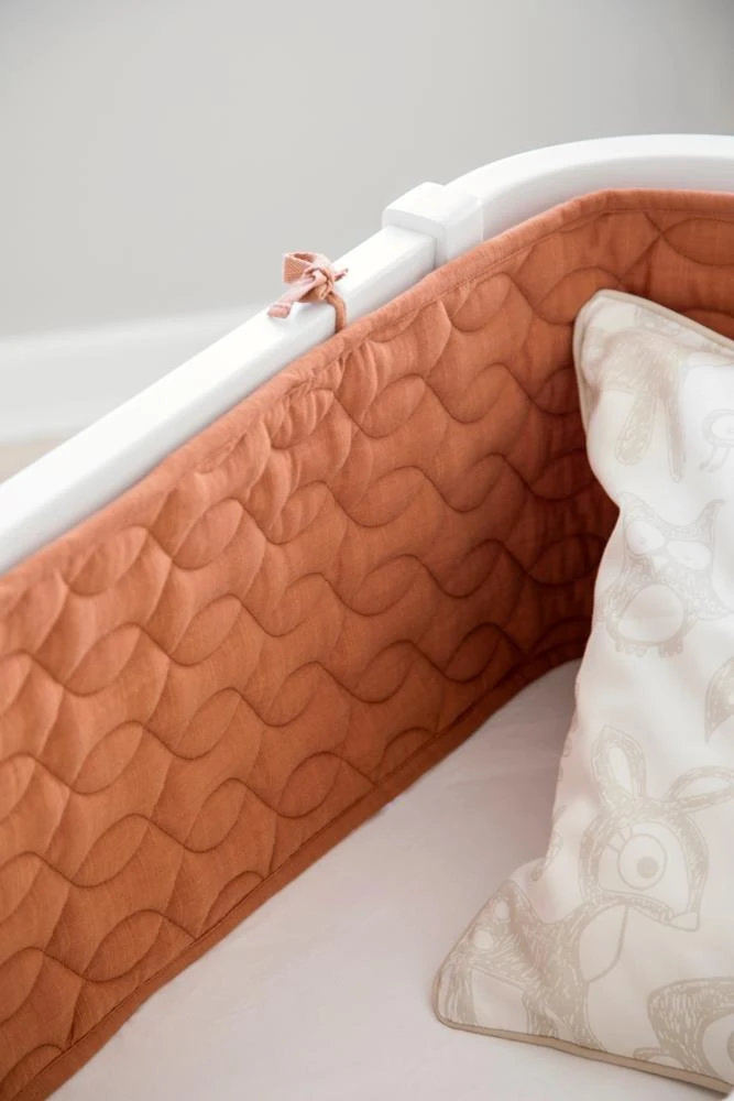 Sebra Quilted Baby Cot Bumper - Sweet Tea Brown 2 Sebra Quilted Baby Cot Bumper - Sweet Tea Brown - Image 2